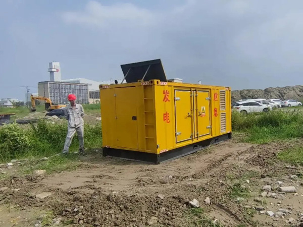 河西200KW柴油发电机机组每小时的油耗量受哪些因素影响？