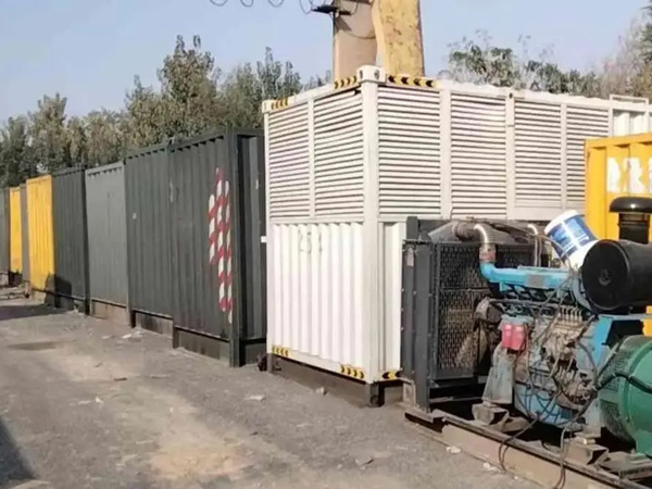 河西200KW柴油发电机机组每小时油耗是多少？